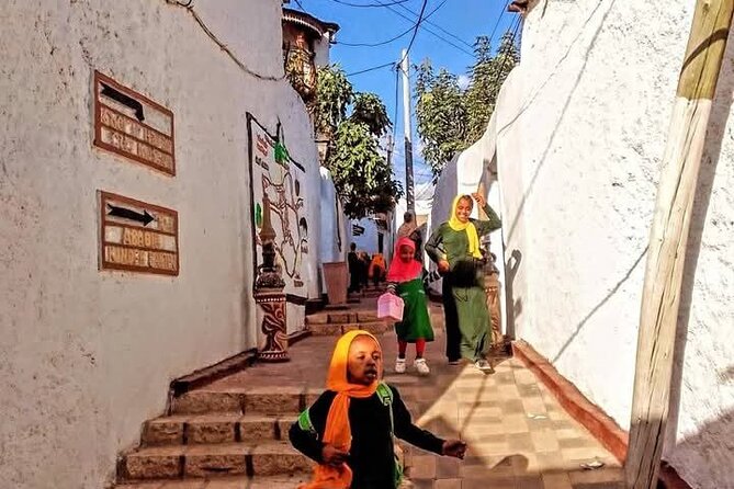 2 Days Harar Tours - Guides and service style