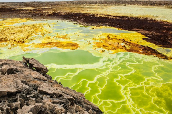 Danakil 3 days tour - Day 3: Salt workers, Dallol, and Lake Assal