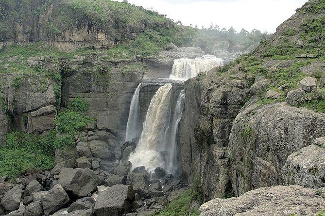 Day Trip From Addis Ababa To Debre Libanos & Portuguese Bridge - Walking down to the Portuguese Bridge