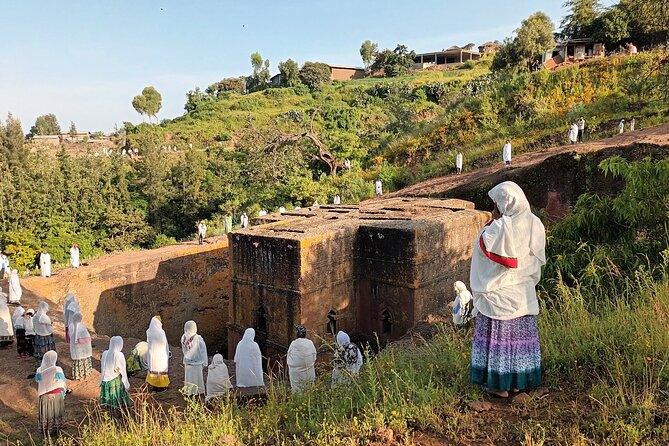Lalibela Rock Churches Guided Tour - The noon closure and lunch break