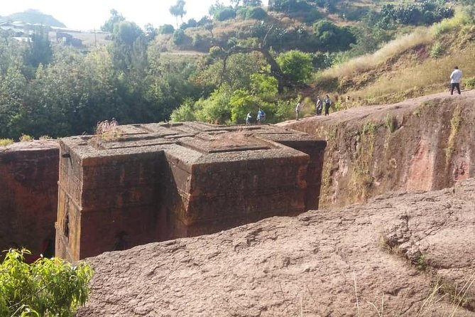 Tour 11 monolithic rock churches & museum in Lalibela & cave church with mummies - How the private format changes the experience